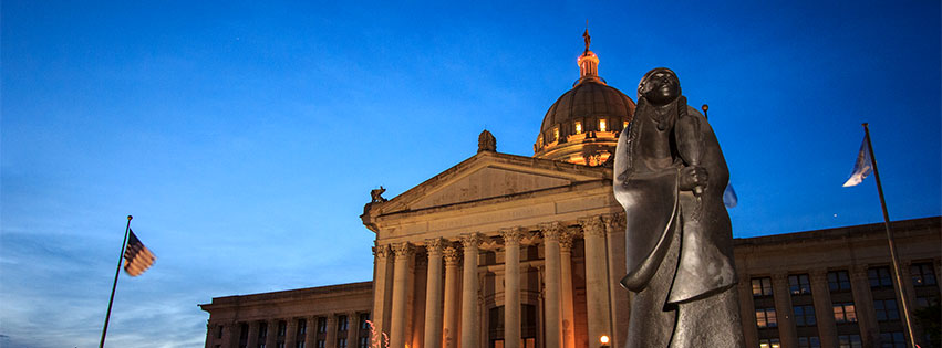 Oklahoma state Capitol at night